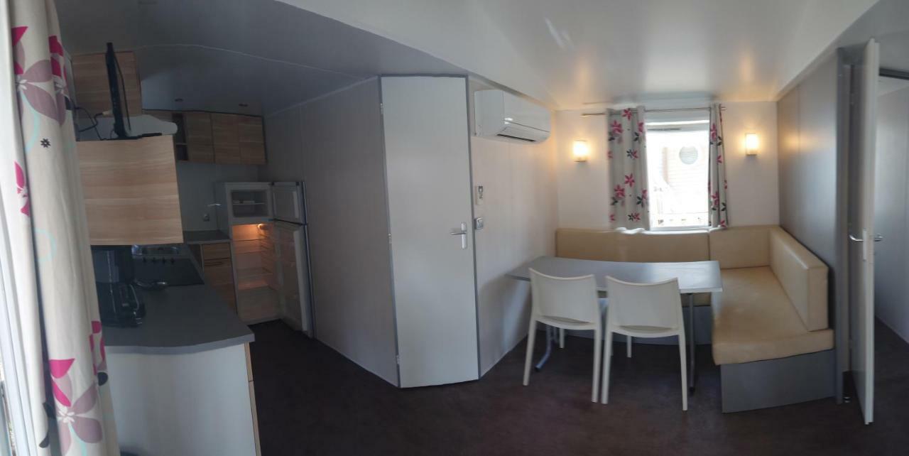 Mobilhome Nans les Pins Extérieur photo